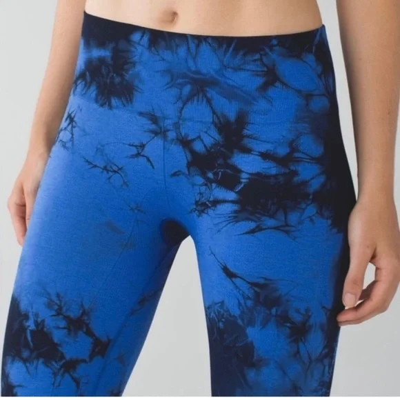 Lululemon" In the Flow Crop leggings black and blue-Size (6) - Picture 13 of 16